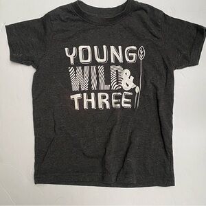Young Wild & Three Graphic Tee - dark Heather grey